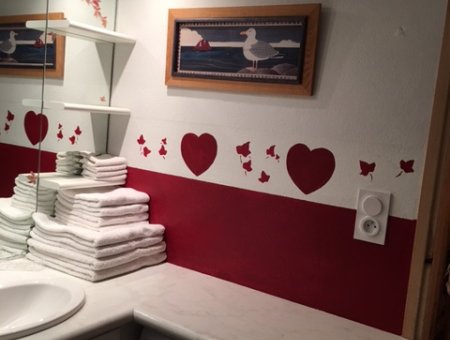 Le linge de toilette ainsi que les torchons de cuisine sont fournis