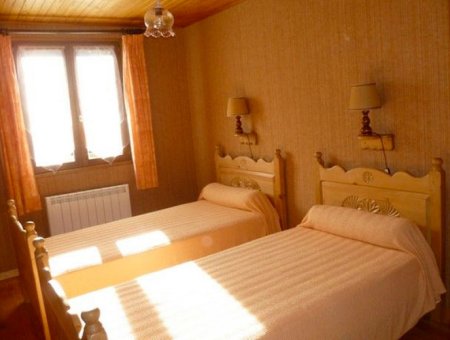 La chambre 2 de l'appartement les Jonquilles 4 personnes à Saint-Véran