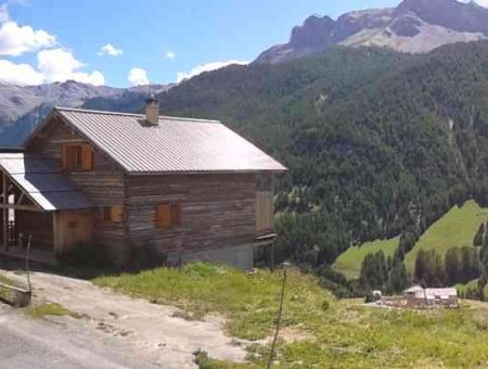 chalet avec parking extérieur