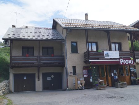 https://www.queyras-locations.fr/sites/queyras-locations.fr/files/styles/thumbnail/public/locations/salle_de_bain_0.jpg?itok=BeAUHjJI