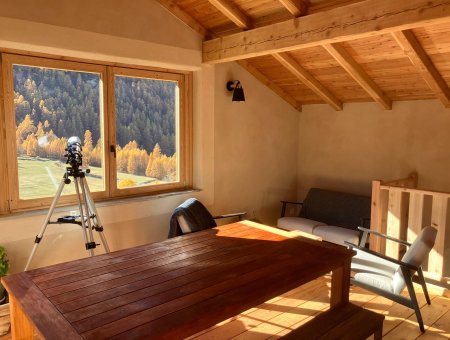 Chalet soleniou - l'espace détente avec vue sur les montagnes environnantes