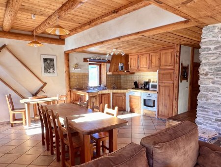 séjour et cuisine ouverte