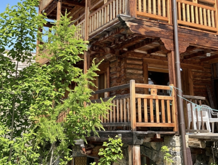 Notre chalet en bois de mélèze à Molines-en-Queyras