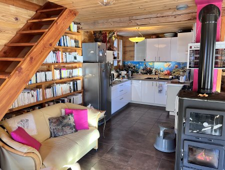 cuisine conviviale et coin lecture 