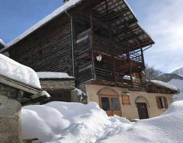 L'AIgue-Blanche au coeur de la Chalp Saint- Véran sous la neige - Queyras