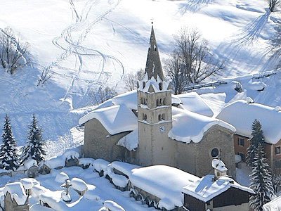Le village d'Abriès enfoui sous la neige