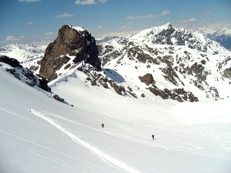 Depuis la mine de cuivre, jolie vue sur la chapelle de Clausis et la Tête des Toilies