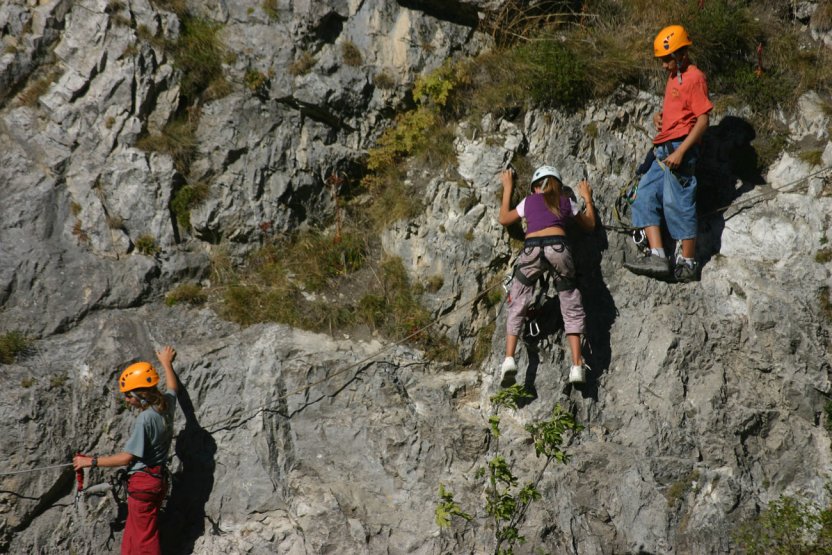 La via ferrata de Fort-Queyras au dessus du Guil