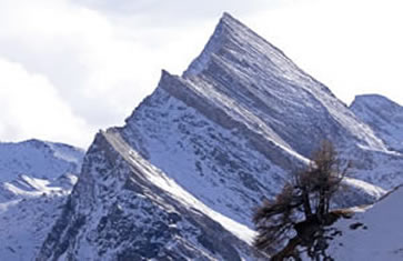The Taillante ridge (Ristolas), a stack of marble slabs
