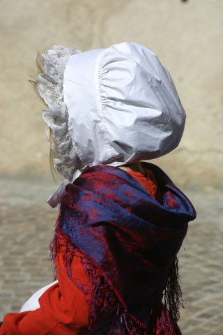 Traditionelle Tracht des Queyras - Schulter Tuch und Haube